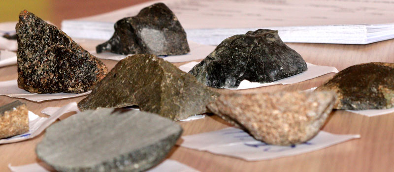 Un día en el laboratorio petrográfico de meteoritos